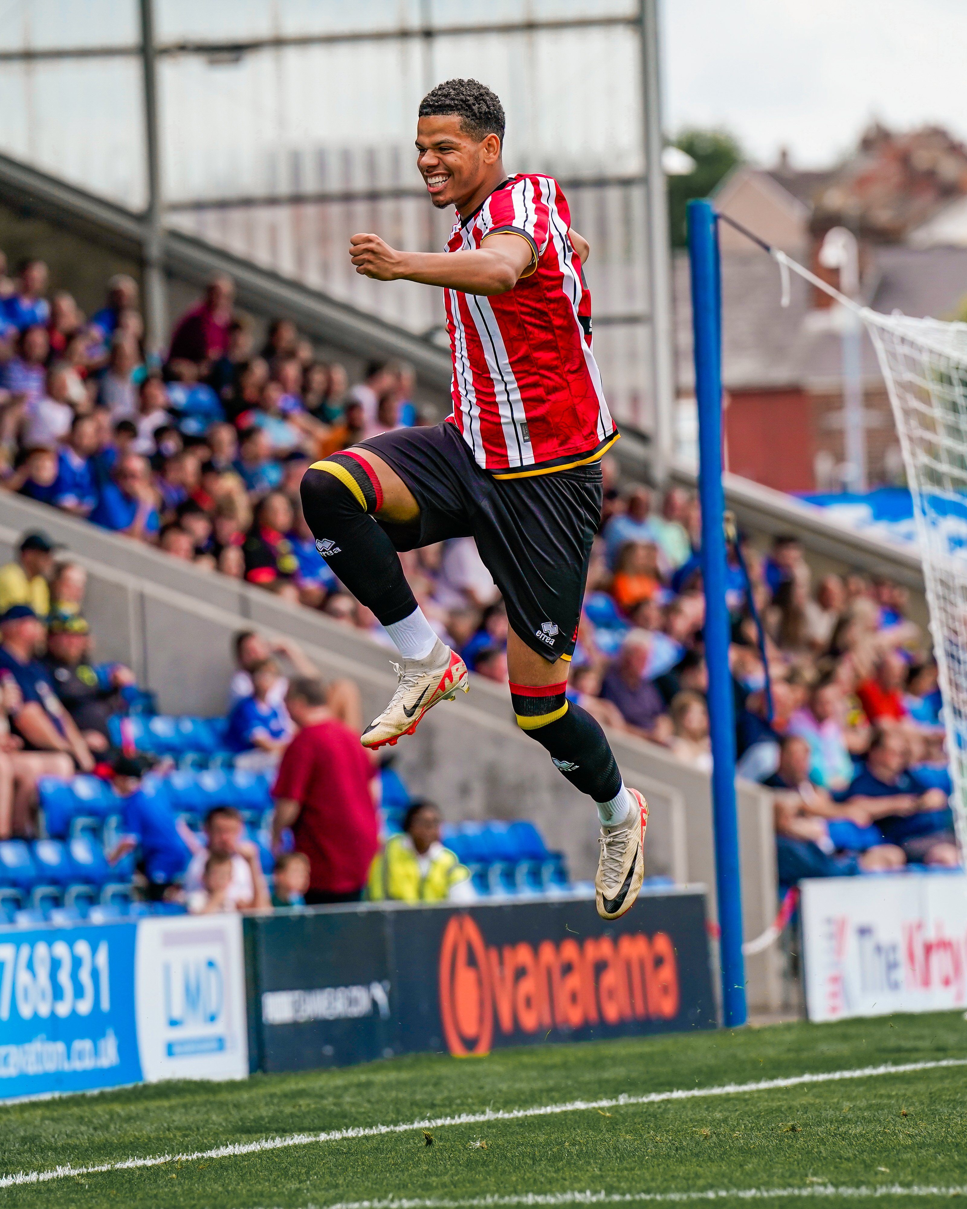 Sheffield United had another positive pre-season result on Saturday afternoon as they thrashed Chesterfield 3-0 in North Derbyshire