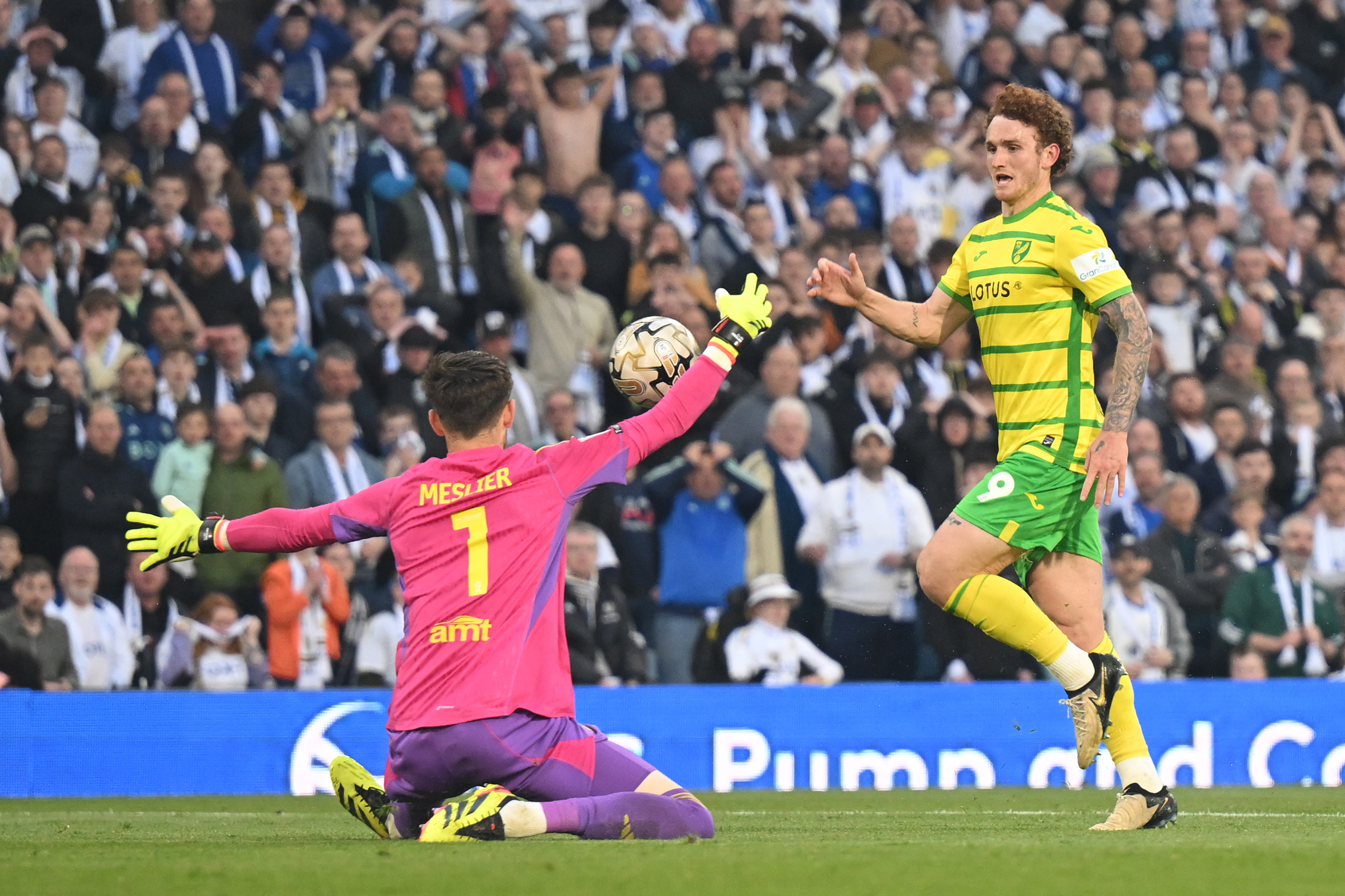 Sheffield United travel to Norwich City on Saturday afternoon to face a Canaries side that are still searching for their first win